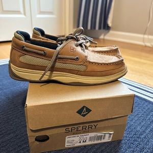 Sperrys Youth size 4